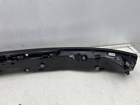 Lampa Porsche Macan II 95c 24r.- tylne światło w klape bagaznika blenda LED 95c945070bc