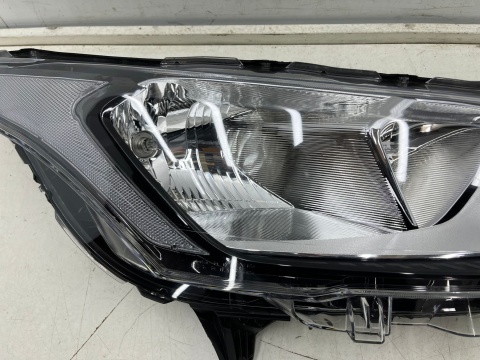 Lampa reflektor Ford Connect MK2 LIFT 17-22r. PRAWA przednia zwykła na żarówkę H7 Europa prawy przód kt1b-13w029-ag
