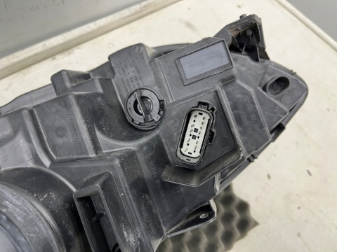 Lampa reflektor Ford Connect MK2 LIFT 17-22r. PRAWA przednia zwykła na żarówkę H7 Europa prawy przód kt1b-13w029-ag