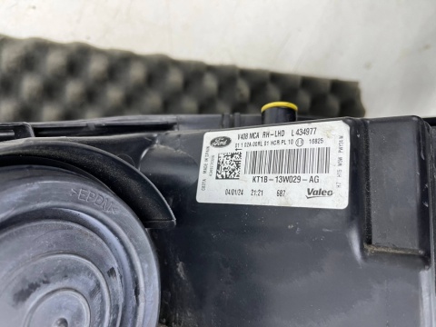 Lampa reflektor Ford Connect MK2 LIFT 17-22r. PRAWA przednia zwykła na żarówkę H7 Europa prawy przód kt1b-13w029-ag