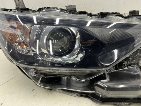 Lampa reflektor Toyota Auris 2 II E18 LIFT 15-18r. prawa przednia soczewka + LED ORYGINALNA Europa prawy przód 81130-02K30