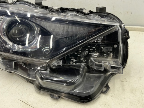 Lampa reflektor Toyota Auris 2 II E18 LIFT 15-18r. prawa przednia soczewka + LED ORYGINALNA Europa prawy przód 81130-02K30