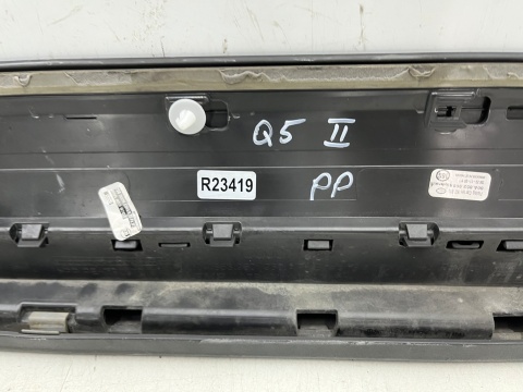 Listwa Audi Q5 II 80a FY + Sportback 16-24r. PRAWA przednia dolna nakładka drzwi prawy przód 80a853960