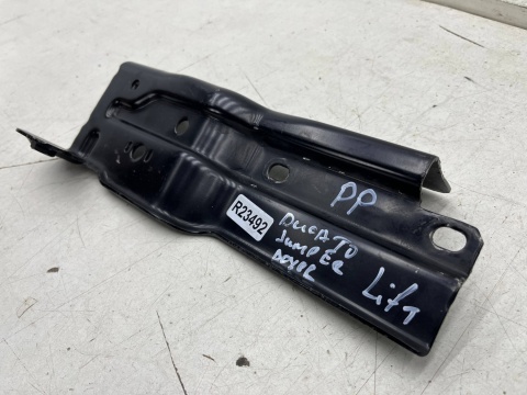 Pas przedni Citroen Jumper Ducato Boxer LIFT 14r.- Movano C Toyota Proace Max 22r.- prawe wzmocnienie górne mocowanie reflektora