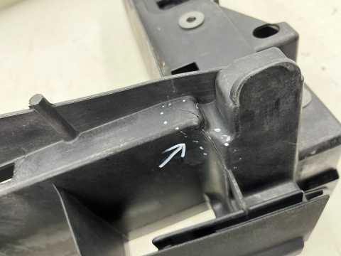 Pas przedni VW Sharan II 7n0 LIFT 15-22r. wzmocnienie ramka chłodnic oryginalny 7n0805588d