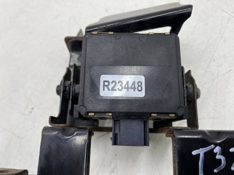 Radar Nissan X-Trail III T32 Rogue 13-21r. sensor czujnik zmiany pasa distronic kosz mocowanie 284384cb0c 0203300713