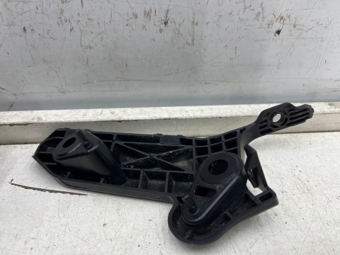 Ślizg Mazda 2 III DJ 14r.- prawe przednie mocowanie wspornik uchwyt zderzaka błotnika prawy przód db5j500t1