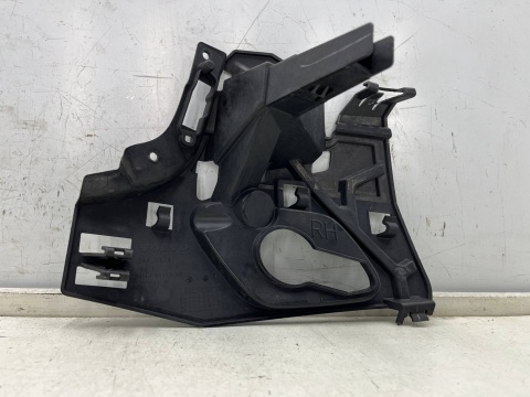 Ślizg Volvo XC60 II 17r.- prawe przednie mocowanie zderzaka wspornik uchwyt prawy przód ORYGINALNY 31425174