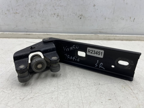 Zawias drzwi Renault Trafic III Talento NV300 Primastar II Vivaro B 14r.- rolka wózek środkowy prawy drzwi bocznych przesuwnych