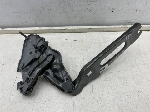 Zawias maski Porsche Macan II 95c 24r.- LEWY zawias pokrywy silnika lewy NIEUSZKODZONY 95c823301