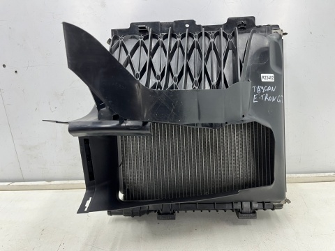Chłodnica wody Porsche Taycan 9j Audi e-tron GT 19r.- lewa kierownica kanał powietrza zderzaka 9j1121251a 9j1121333