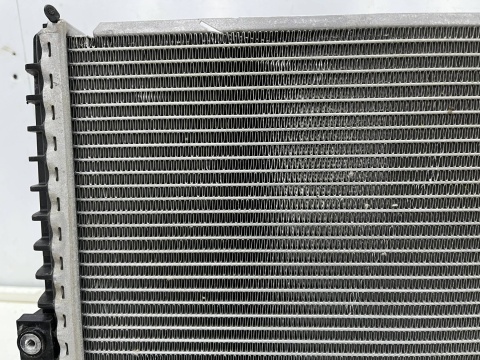 Chłodnica wody Porsche Taycan 9j Audi e-tron GT 19r.- lewa kierownica kanał powietrza zderzaka 9j1121251a 9j1121333