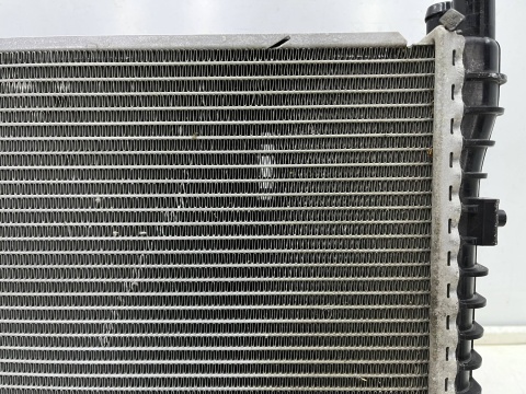 Chłodnica wody Porsche Taycan 9j Audi e-tron GT 19r.- lewa kierownica kanał powietrza zderzaka 9j1121251a 9j1121333