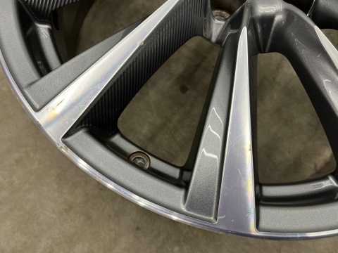 Felga Renault Kadjar Koleos Qashqai X-Trail Juke 7jx19 H2 ET40 5x114,3 oryginalna 19 cali 8201539754 ke409-4e400