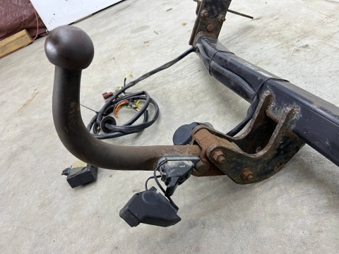 Hak holowniczy Nissan X-Trail III T32 Rogue 13-21r. przyczepę wiązka moduł oryginalny kula ke500-4c010