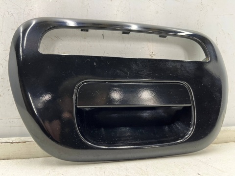 Klamka Mitsubishi L200 KA KB 05-15r. przycisk otwierania klapy burty bagażnika 6730a009