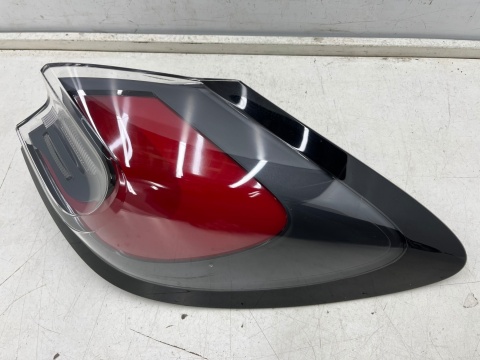 Lampa Ford Puma 19r.- prawa tylna w błotnik nieuszkodzona ORYGINALNA Europa prawy tył l1tb-13404-ag