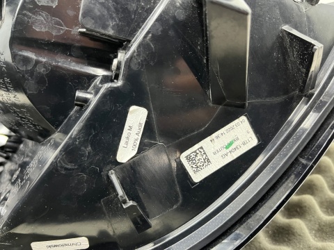 Lampa Ford Puma 19r.- prawa tylna w błotnik nieuszkodzona ORYGINALNA Europa prawy tył l1tb-13404-ag