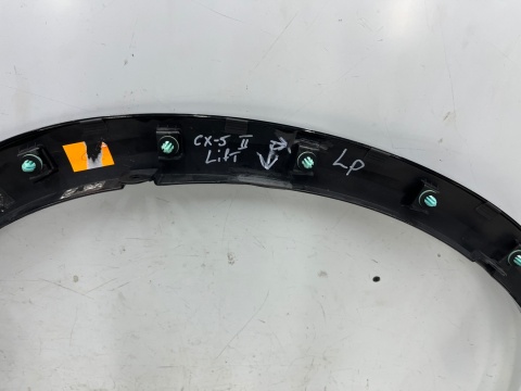 Listwa Mazda CX-5 II KP LIFT CX-5 II 21r.- lewy przedni rant nadkola błotnika nakładka LAKIEROWANY lewy przód kpg1-51w31