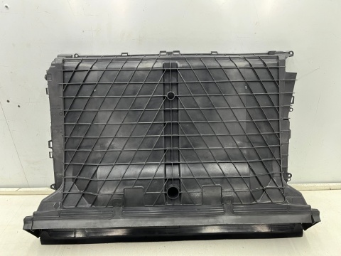 Osłona chłodnicy Porsche Macan II 95c Audi Q6 e-tron 24r.- kierownica powietrza pasa przedniego wlot 85e121286