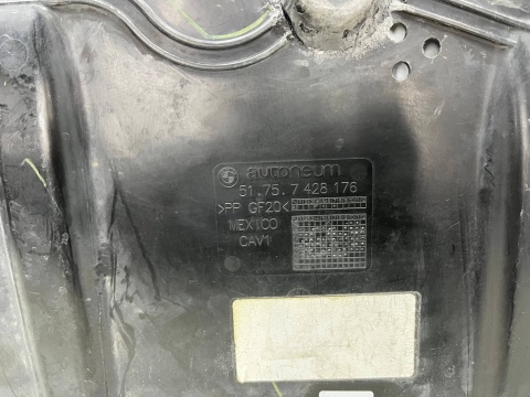 Osłona pod silnik BMW G20 sedan G21 kombi 2018r.- przednia płyta dolna podwozia pod zderzak 7428176 7340857