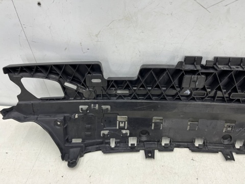 Ślizg BMW 5 G30 sedan G31 Kombi M Performance M-Pakiet 17-20r. tylne środkowe dolne mocowanie zderzaka wspornik tył ORYGINAL