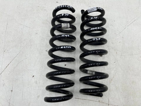 Sprężyna BMW F31 Kombi F36 Gran Coupe 11-18r. sprężyny tylnego zawieszenia tył komplet