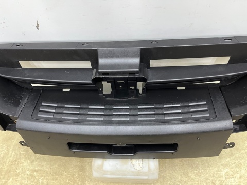 Zderzak przedni Iveco Daily IV 4 19-24r. Lift stopień zderzaka środkowy przód środek 105802315882EZ