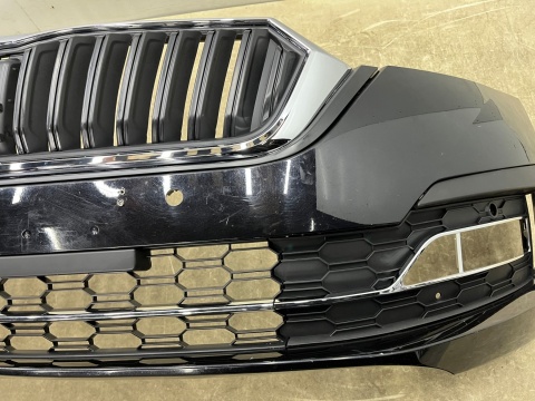 Zderzak przedni Skoda Octavia IV 4 5E3 19-24r. Przedlift przód PDC 5E3807221