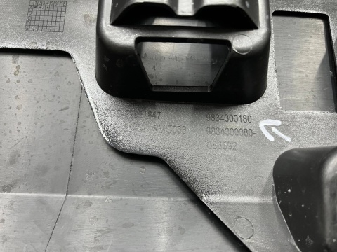 Zderzak tylny Citroen C4 4 III 20r.- tył 6XPDC 9834300180