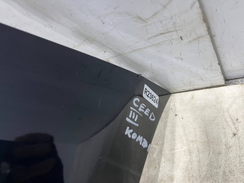 Zderzak tylny Kia Ceed CD SW 3 III 18-25r. Kombi tył 4XPDC J7866-11300