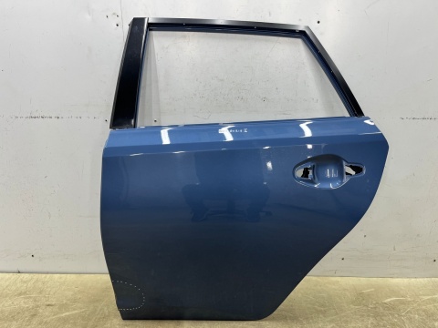 Drzwi Toyota Auris E180 2 II 12-18r. lewe tylne lewy tył