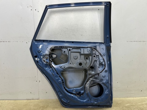 Drzwi Toyota Auris E180 2 II 12-18r. lewe tylne lewy tył
