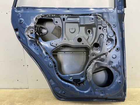 Drzwi Toyota Auris E180 2 II 12-18r. lewe tylne lewy tył