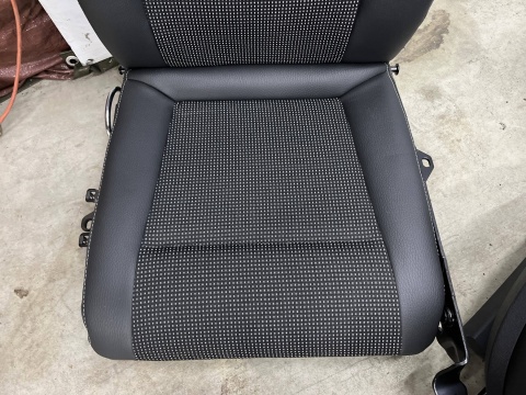 Fotele Opel Zafira B 05-14r. pół skóra EUROPA komplet 3 rzędy