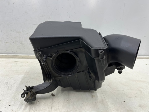Obudowa filtra powietrza Ford C-Max MK2 Focus MK3 Volvo V40 12-19r. 1.6 TDCi 1.0b nieuszkodzona av61-9600-bf