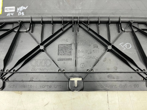 Osłona pod zderzak Audi A4 B9 15-19r. NOWA przednia płyta dolna podwozia pod silnik oryginalna Basis 8w0807611