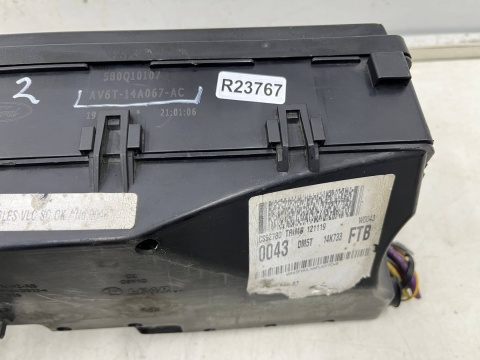 Skrzynka bezpieczników Ford C-Max MK2 Focus MK3 Kuga MK2 Volvo V40 12-19r. 1.6 TDCi moduł av6t-14a067-ac dm5t-14k733-ftb