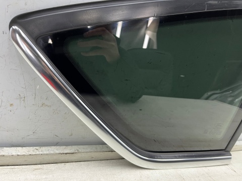 Szyba boczna Ford C-Max MK2 CMax Mk2 12-19r. prawy tylny trójkąt karoseryjna oryginalna chrom prawy tył