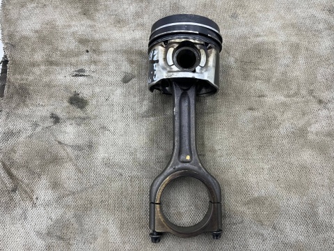 Tłok korbowód Citroen Peugeot Ford Mazda Volvo 1.6 TDCi 1.6 HDi 95km T3DB diesel