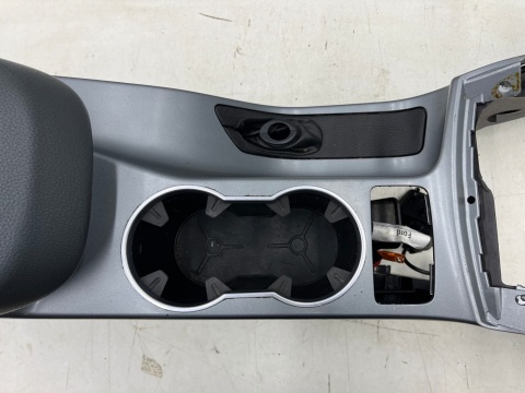 Tunel środkowy Ford C-Max MK2 12-19r. podłokietnik usb aux uchwyt na kubki Europa am51-0r043b63-cr