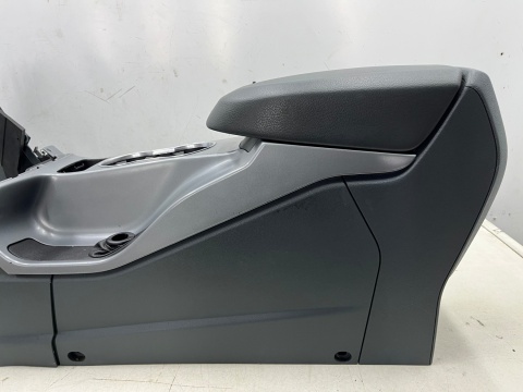 Tunel środkowy Ford C-Max MK2 12-19r. podłokietnik usb aux uchwyt na kubki Europa am51-0r043b63-cr