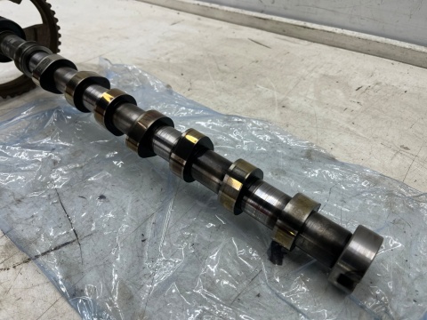 Wałek rozrządu Citroen Peugeot Ford Mazda Volvo 1.6 TDCi 1.6 HDi 8v 95km diesel silnik T3DB głowica 9684487210