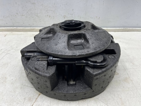 Wkład koła zapasowego Ford C-Max MK2 Focus MK3 12-19r. winda klucz zestaw narzędzi bagażnika styropian bm51-17009-ec