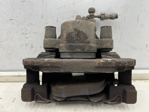 Zacisk hamulcowy Ford C-max MK2 Focus MK3 Kuga Volvo C30 C70 S40 V40 V50 12r.- PRAWY przedni jarzmo prawy przód