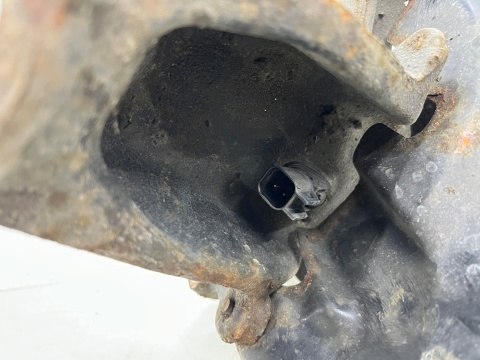 Zwrotnica Ford C-max MK2 Focus MK3 12-19r. 1.6 2.0 TDCi DIESEL piasta prawa przednia prawy przód av613k170