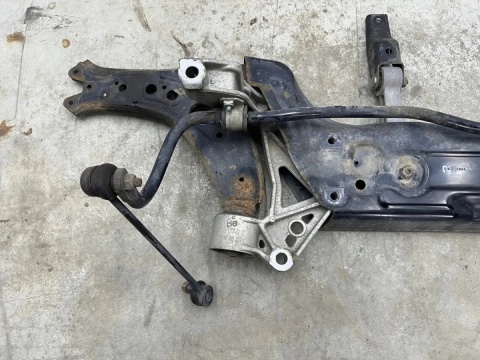 Belka silnika VW Polo Ibiza Cordoba Fabia 02-08r. kołyska wózek sanki