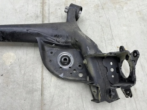 Belka zawieszenia Mazda 3 IV BP 2019r.- tylna oś wózek ORYGINAL