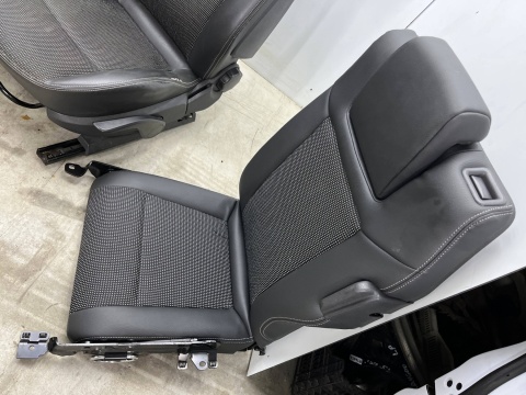 Fotele Opel Zafira B 05-14r. pół skóra EUROPA komplet 3 rzędy