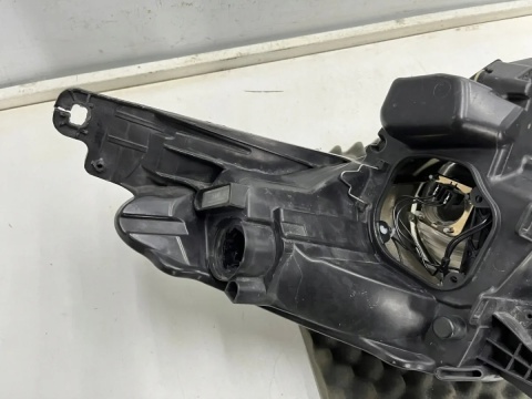 Lampa reflektor Ford C-Max MK2 + Grand 10-14r LEWA przednia EU am5113w030ae